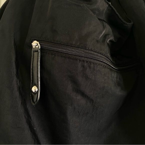 HOBO International | Black Victorian Nylon Large Hand Travel Shoulder Bag - Picture 3 of 10